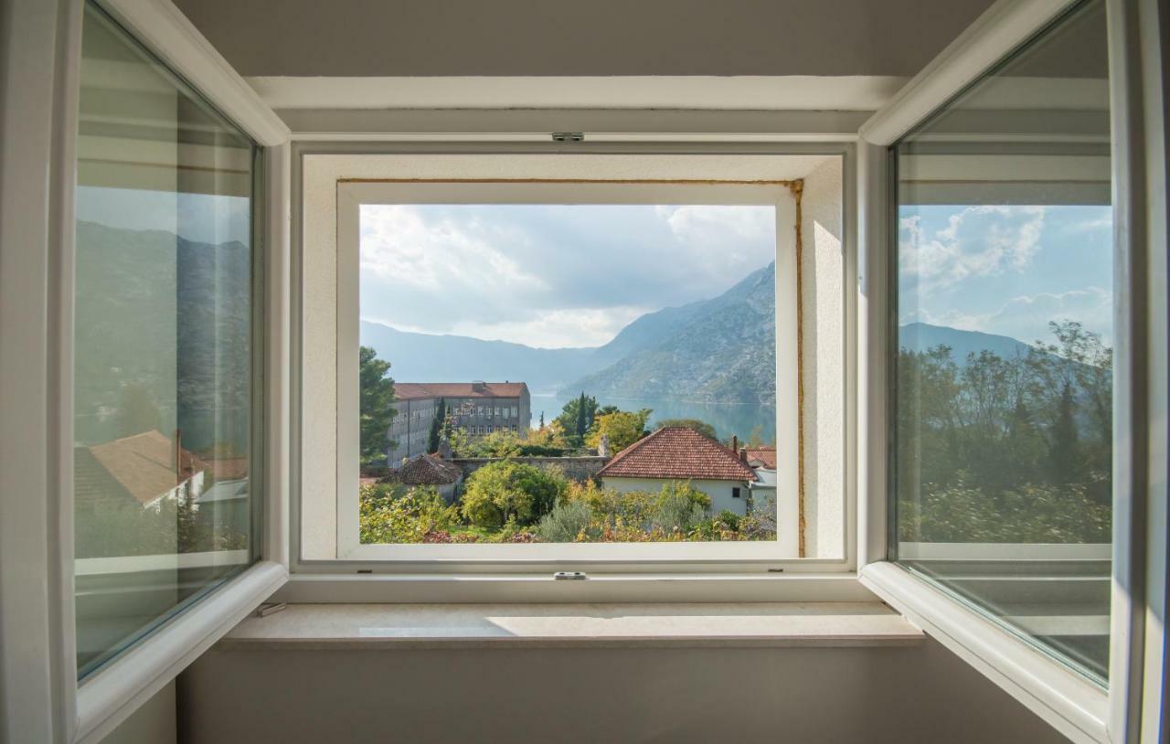 Hotel Queen Teuta Risan Exteriér fotografie