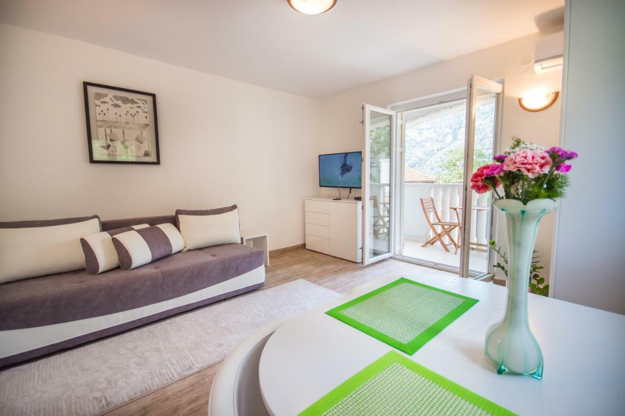 Hotel Queen Teuta Risan Exteriér fotografie
